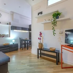  Apartamento Modern Saragozza District Italia